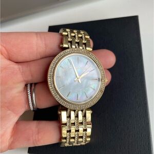 Michael Kors MK3219 Women’s Watch Mother of Pearl Gold